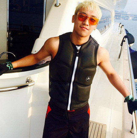 「BIGBANG」V.I（スンリ）、余裕たっぷり船上での優雅な休日