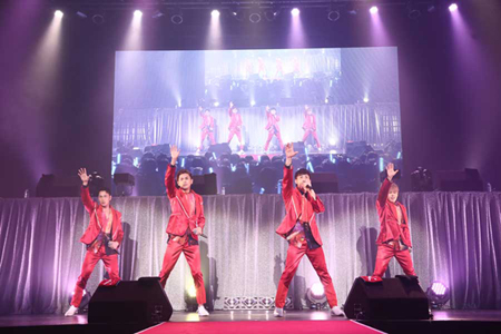 約束の再会「ただいまー！　」…「CODE-V」、ZEPP TOKYOでナロ＆サンウ復活ライブ