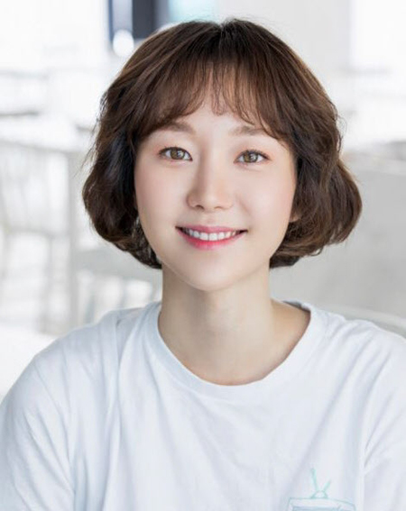 女優イ・ユヨン、突然失った恋人キム・ジュヒョクの遺体安置所から離れず…号泣する姿に周囲も「身体が心配」