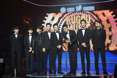 「SUPER JUNIOR-M」、中国授賞式で「アジア最高グループ賞」受賞
