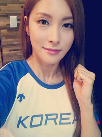 「KARA」ギュリ、アジア大会出場の韓国野球チームを応援
