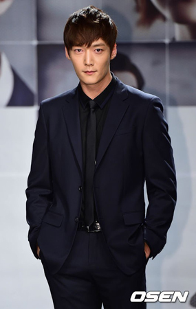 俳優チェ・ジンヒョク、3月31日に入隊