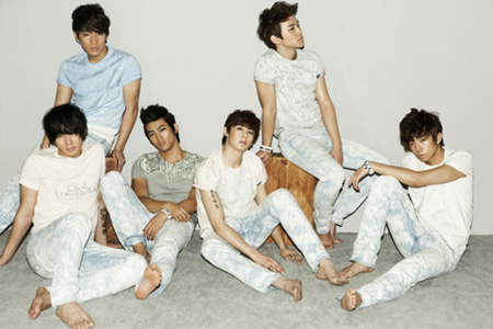 「2PM」メンバー6人全員、JYPと再契約