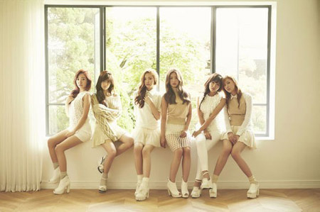 「Apink」、「LUV」オリコン週間ランキング2位に