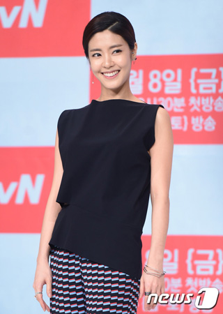 女優イ・ユンジ、妊娠3か月を発表