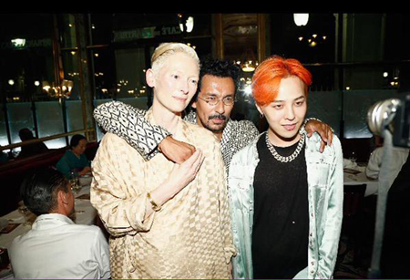 「BIGBANG」G-DRAGONの“凄い交友関係”が話題に！　カニエ・ウェストやティルダ・スウィントンも