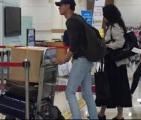 熱愛説の俳優チョ・インソンと女優コ・ヒョンジョン、空港での様子とは？