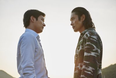 俳優イ・ビョンホン＆チョ・スンウ共演映画「内部者たち」、韓国で11月公開決定
