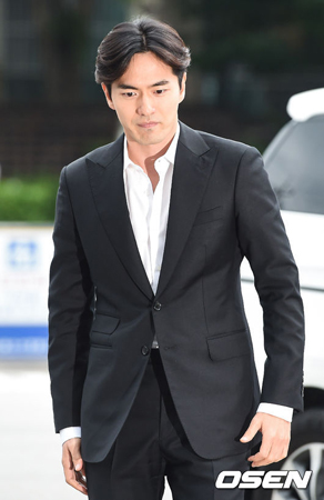 俳優イ・ジヌクを告訴した女性に誣告容疑の可能性高い＝韓国警察
