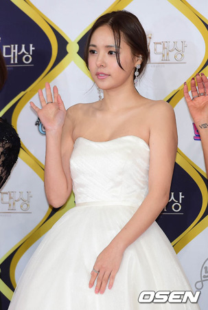 女優ミン・ヒョリン、JYPと3月初めに専属契約満了…再契約はせず
