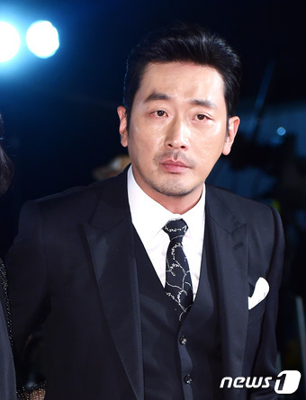 俳優ハ・ジョンウ、中国ビザ下りず映画「仮面」出演ならず… 「しばらくは韓国映画に集中」