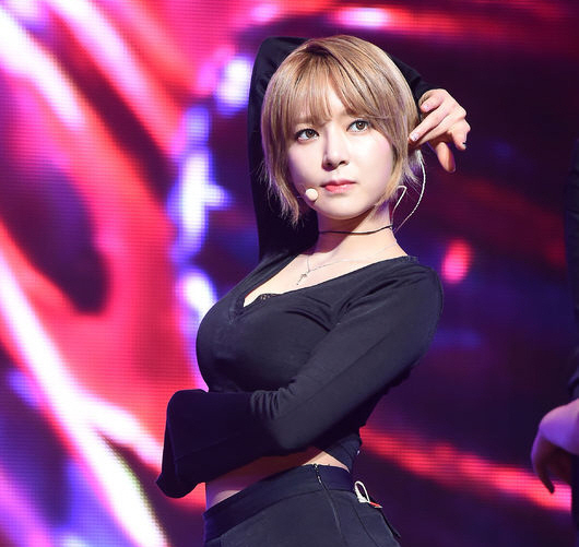 公式】「AOA」チョア、グループ脱退…FNC側「本人の意見を最大限