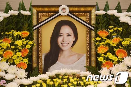 ”恋しい笑顔”… 胃がん闘病の末に死去した女優ユ・チェヨン、3回忌迎える