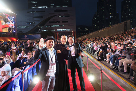 蒼井優、阿部サダヲ、白石監督に韓国・釜山が熱狂！　釜山国際映画祭レッドカーペットに登場