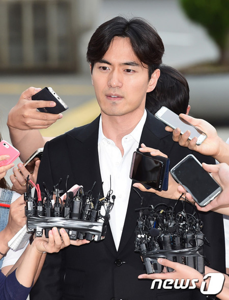 俳優イ・ジヌクを性的暴行で告訴した女、誣告容疑で懲役2年の求刑＝韓国検察