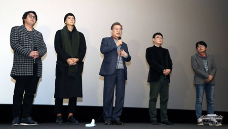 文大統領＆カン・ドンウォンの力、追い風に… 映画「1987」が1位を死守