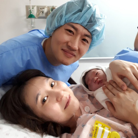 【公式】「V.O.S」パク・チホンに第6子誕生…妻の女の子出産を明かす