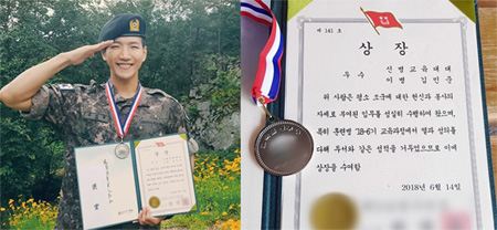 【公式】「2PM」Jun.K、軍修了式で師団長表彰…記念写真も公開