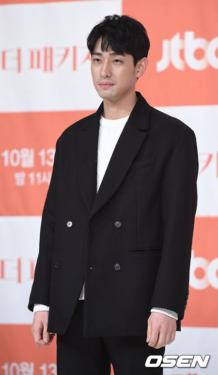 【公式】俳優ユン・パク、きょう（4日）映画「家族」マスコミ試写会に出席 ”スケジュール変更”
