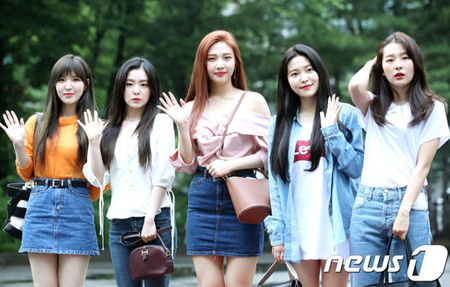 「Red Velvet」、完全体でJTBC「アイドルルーム」出演へ