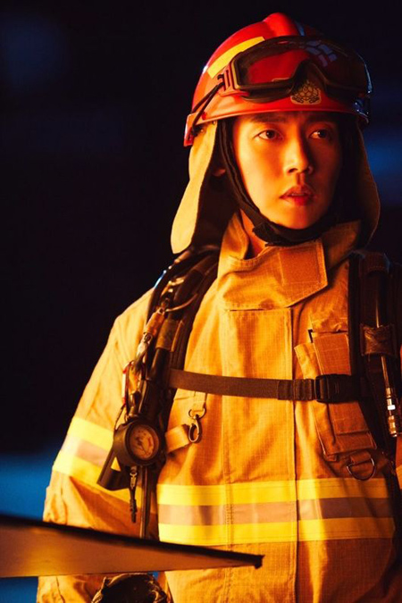 俳優パク・ヘジン、消防士のために才能寄付＝「消防安全広報動画」にノーギャラ出演