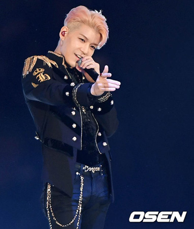 カン・ソンフンが一部の「BIGBANG」ファンから非難される理由…ファンソングを歌詞変更し歌唱