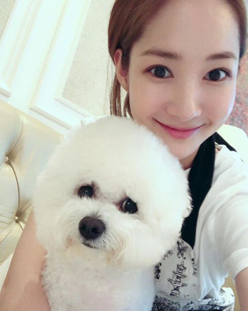 女優パク・ミニョン、愛犬との写真公開