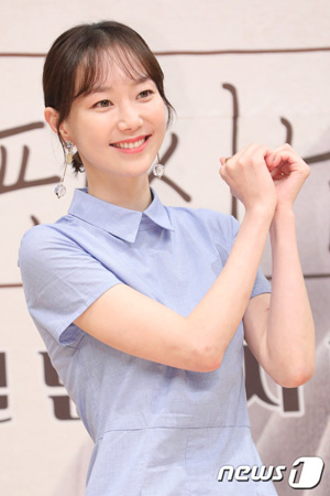 【公式】女優イ・ユヨン、映画撮影中に肋骨負傷…事務所「軽傷で撮影に支障なし」