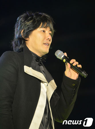 【全文】歌手キム・ジャンフン、「防弾少年団」問題への日本の対応に反発…「加害者・日本が被害者コスプレしている」