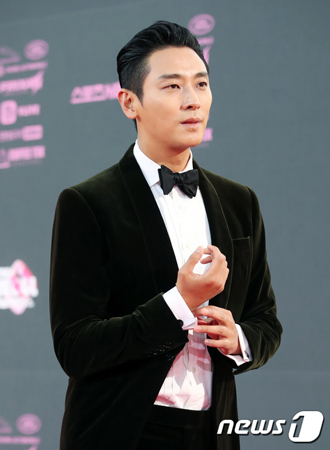 俳優チュ・ジフン、「第38回韓国映画評論家協会賞」で男優助演賞を受賞