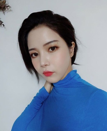 トピック】「MAMAMOO」ソラ、破格的なショートカットが話題に！ | K