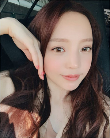 ク ハラ 元kara 眼瞼下垂手術告白後 堂々の 自撮り写真公開 人形のような美貌 K Pop 韓国エンタメニュース 取材レポートならコレポ