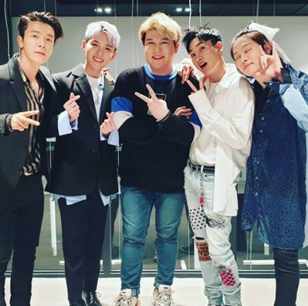 トピック Super Junior ヒチョルが公開したメンバー5人が集まった写真にファン歓喜 K Pop 韓国エンタメニュース 取材レポートならコレポ
