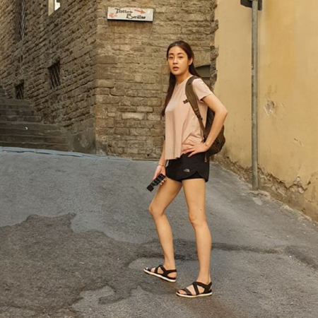【トピック】女優カン・ソラ、フィレンツェでの“女神写真”が話題