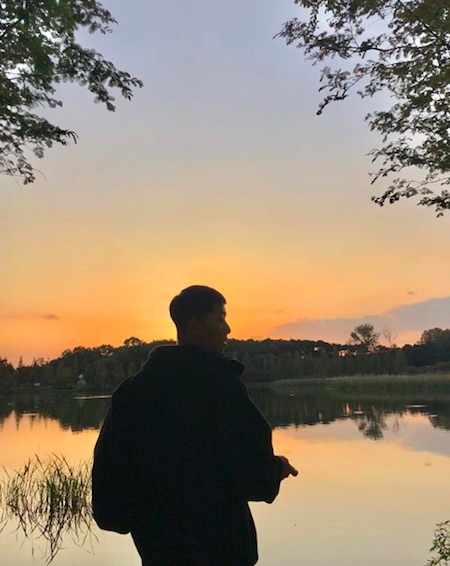 俳優パク・ソジュン、夕焼けの河原で「グラビアのような日常」