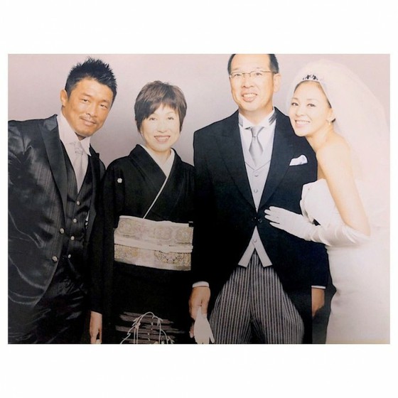 トピック Shiho 10周年の結婚記念日に家族写真を公開 K Pop 韓国エンタメニュース 取材レポートならコレポ