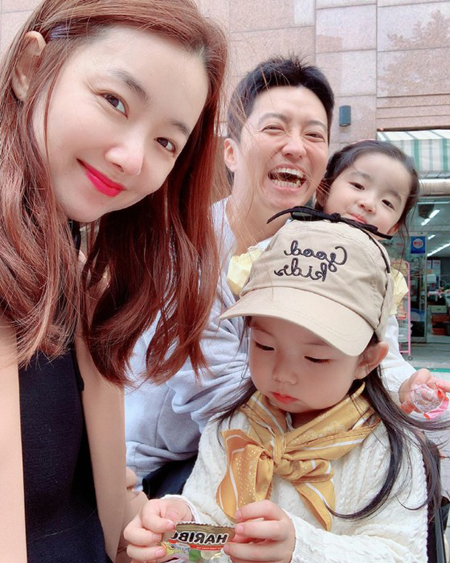 【トピック】ソ・イヒョン＆イン・ギョジン、幸せあふれる家族写真が話題