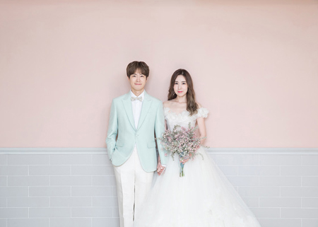 結婚控える元「Baby V.O.X」カン・ミヨン＆俳優ファン・バウル、ウェディング写真を公開
