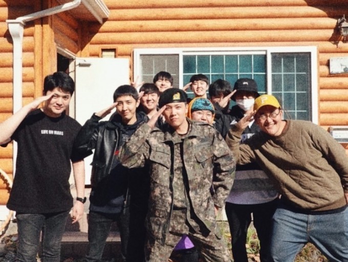 コラム ｆｔｉｓｌａｎｄのイ ホンギ 新兵訓練が終わって最高の笑顔を見せる K Pop 韓国エンタメニュース 取材レポートならコレポ