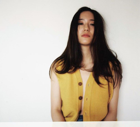 クリスタル F X インスタに夢幻的なまなざしで近況を伝える 間一髪なボタンの位置 K Pop 韓国エンタメニュース 取材レポートならコレポ