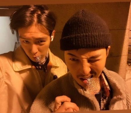 G-DRAGONとT.O.P、SNSに喫煙中の写真を公開、チ・チャンウクによる喫煙動画騒動の中“賛否両論”の声
