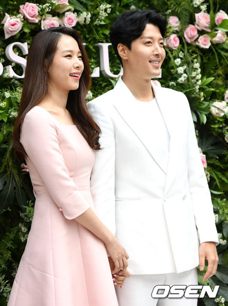 【公式】俳優イ・ドンゴン、女優チョ・ユンヒとの離婚明かす 「慎重に悩んだ末の決定、心配かけて申し訳ない」