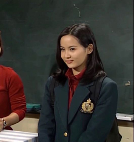 “オスカー女優”チョ・ヨジョン、高校3年のデビュー作写真を公開…ソン・ヘギョも当時を懐かしむ