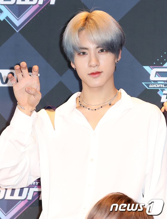THEBOYZ ドボイズ ヒョンジェ ロキン アクスタ トレカ 桃源郷 花郎 THEBOYZ ドボイズ ヒョンジェ ロキン アクスタ トレカ 桃源郷 花郎
