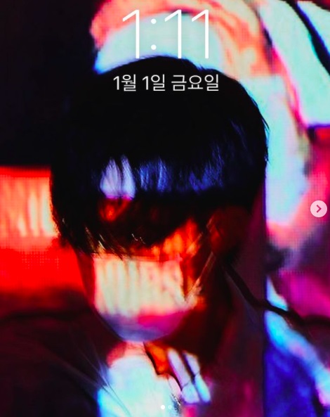 G Dragon Bigbang グループ写真で迎えた21年にスマホの待ち受け画面を公開 K Pop 韓国エンタメニュース 取材レポートならコレポ
