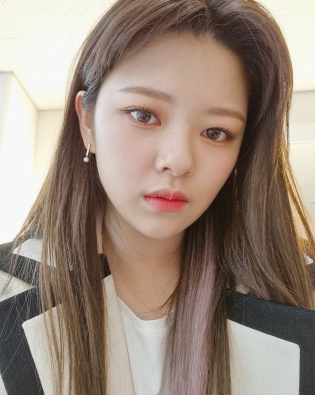 TWICE」ジョンヨン、成熟した雰囲気の近況…ロングヘアーで清純さ
