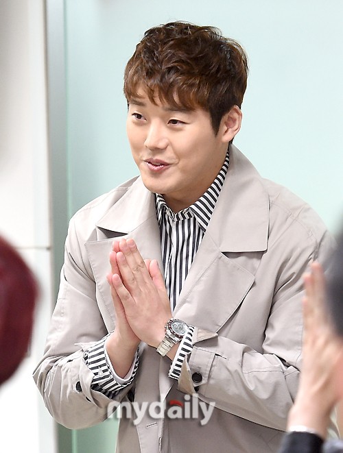 タレントのクォン・ヒョクス「新型コロナ陽性判定→宿泊施設で隔離、考えが多くなった」…完治後復帰 KPOP、韓国エンタメニュース、取材