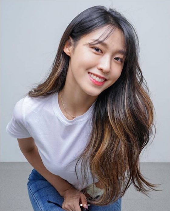 ソリョン(AOA)、ジーンズに白いTシャツで感心を誘う美貌 | K-POP、韓国エンタメニュース、取材レポートならコレポ!
