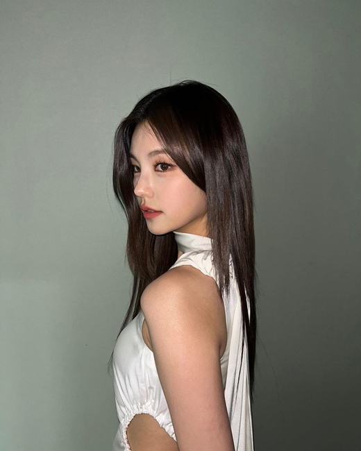 ITZy」イェジ、芸術級の横顔ラインを披露 | K-POP、韓国エンタメ