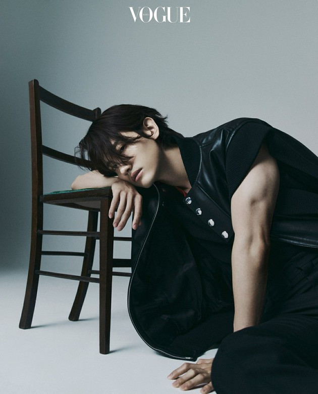 東方神起」チャンミン、優雅なカリスマのグラビア公開…“原動力は僕の